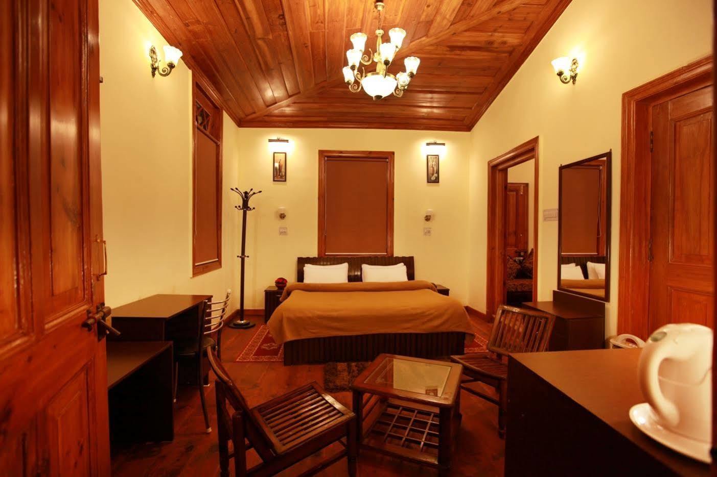 Torrentium Lodge Shimla Exteriör bild