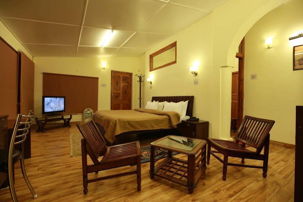 Torrentium Lodge Shimla Exteriör bild