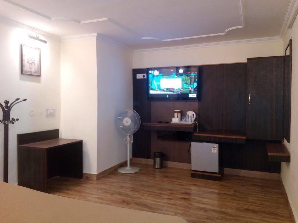 Torrentium Lodge Shimla Exteriör bild