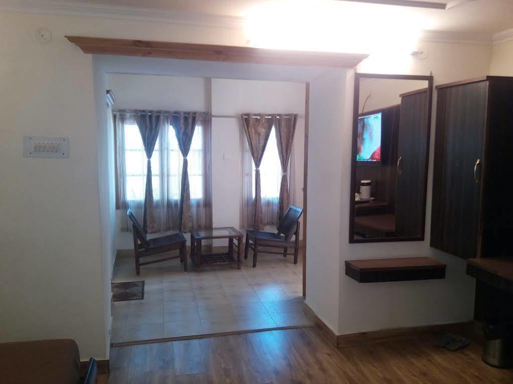 Torrentium Lodge Shimla Exteriör bild