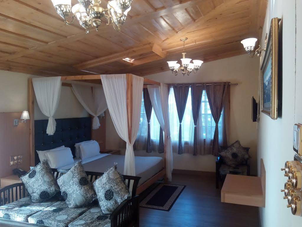Torrentium Lodge Shimla Exteriör bild